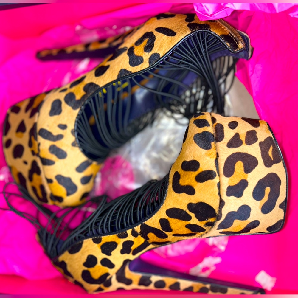 Leopard Print Stilettos/ Platform Heels (Women’s 7)